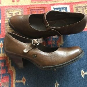 BORN Mary Jane Pumps hand crafted leather heels